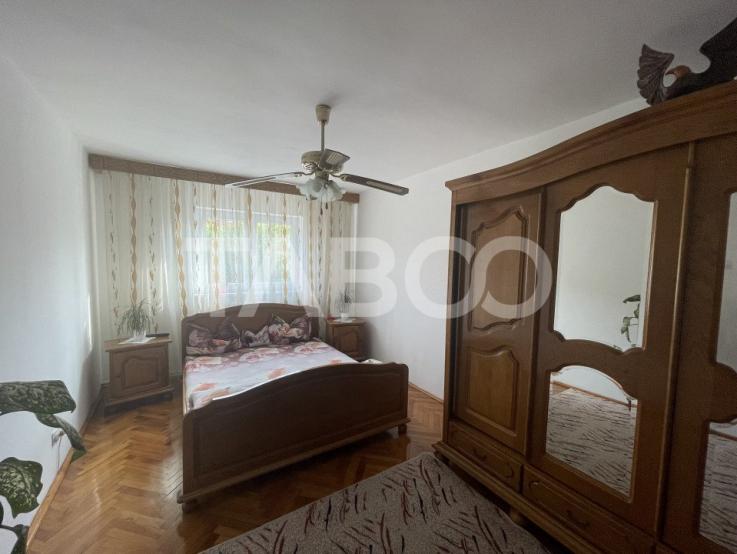 Apartament 5 camere 100 mpu etaj intermediar pivnita Cetate Alba Iulia