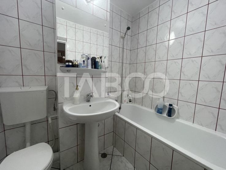 Apartament 5 camere 100 mpu etaj intermediar pivnita Cetate Alba Iulia