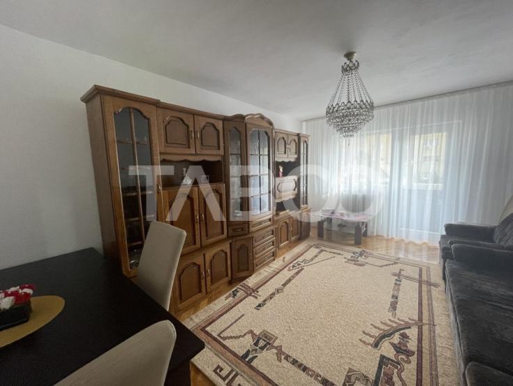 Apartament 5 camere 100 mpu etaj intermediar pivnita Cetate Alba Iulia