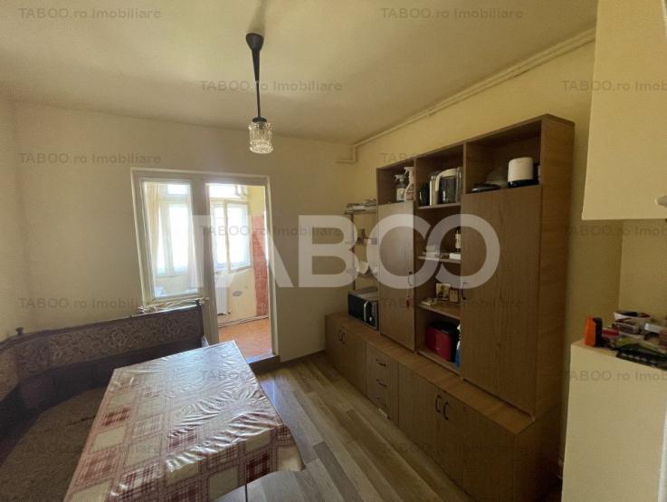 Apartament decomandat 3 camere 50 mp utili mobilat utilat Alba Iulia