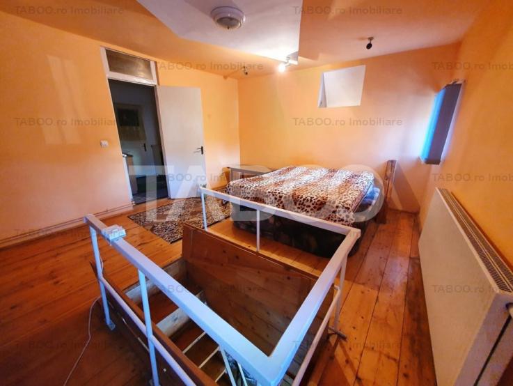 Apartament 3 camere decomandat si curte de vanzare Orasul de Jos