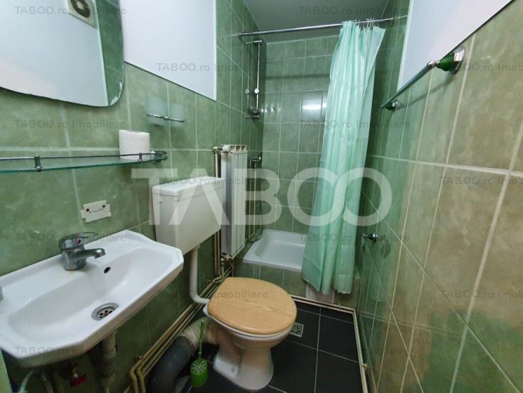 Apartament 3 camere decomandat si curte de vanzare Orasul de Jos