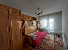 2 camere de inchiriat in apartament cu 3 camere zona Cetate Alba Iulia