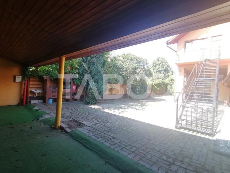 Casa 11 camere pretabila investitie 310 mp utili curte zona Terezian