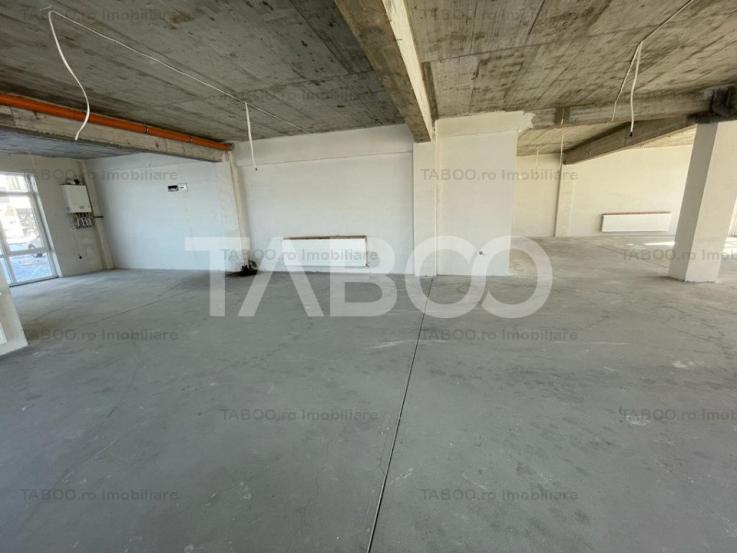 Spatiu comercial 174 mpu open space front stradal 40 mp Comision 0% 