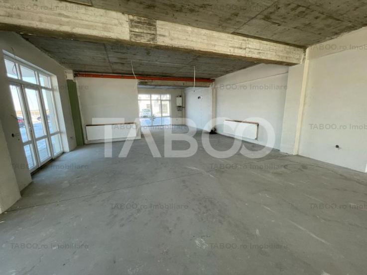 Spatiu comercial 174 mpu open space front stradal 40 mp Comision 0% 