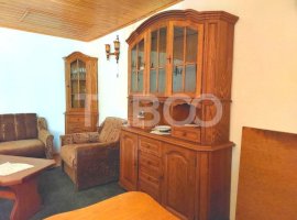 Casa de vacanta de vanzare 3 camere teren livada 1355 mp Tocile