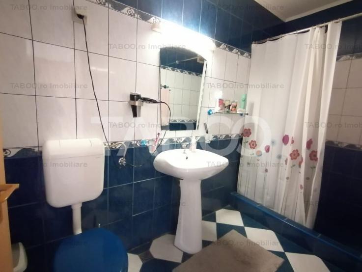 Casa individuala 6 camere de vanzare 250 mpu 361 mp teren zona Lupeni