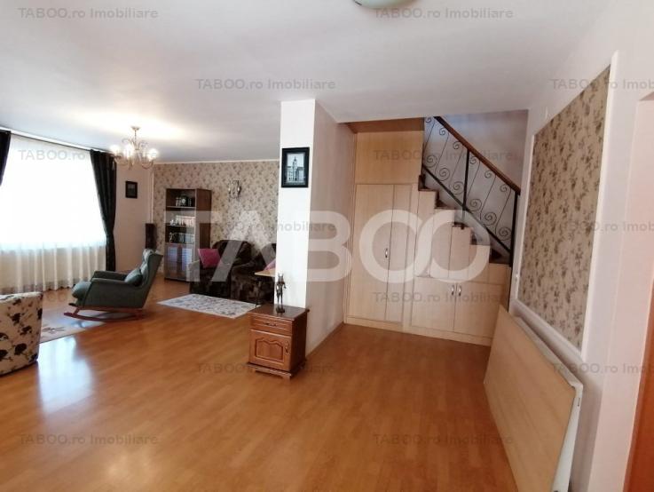 Casa individuala 6 camere de vanzare 250 mpu 361 mp teren zona Lupeni