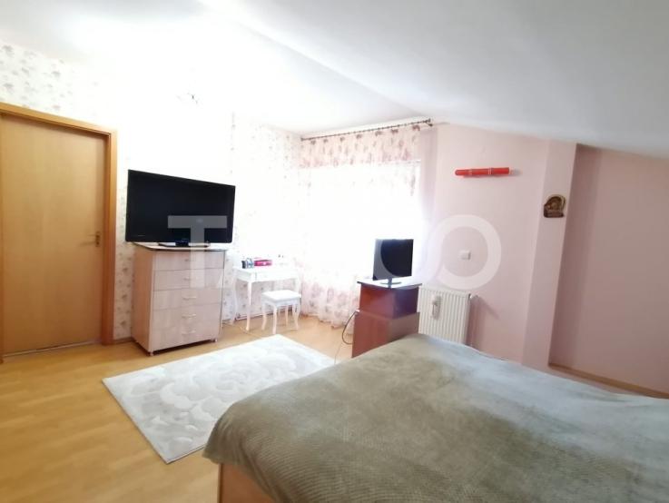 Casa individuala 6 camere de vanzare 250 mpu 361 mp teren zona Lupeni