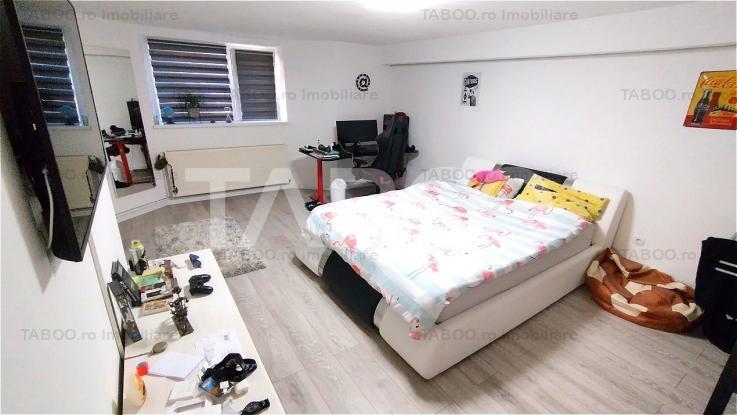 Casa 3 nivele cu etajele 1 si 2 afacere in regim hotelier Strand