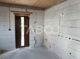 Casa 3 camere 75 mpu utilitati teren liber 708 mp Lipoveni Alba Iulia