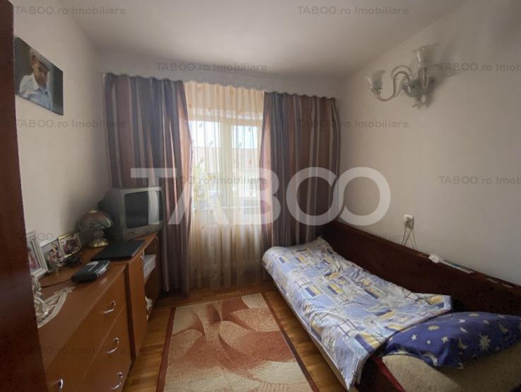 Apartament 3 camere 57 mpu balcon 4 mp parcare zona Cetate Alba Iulia