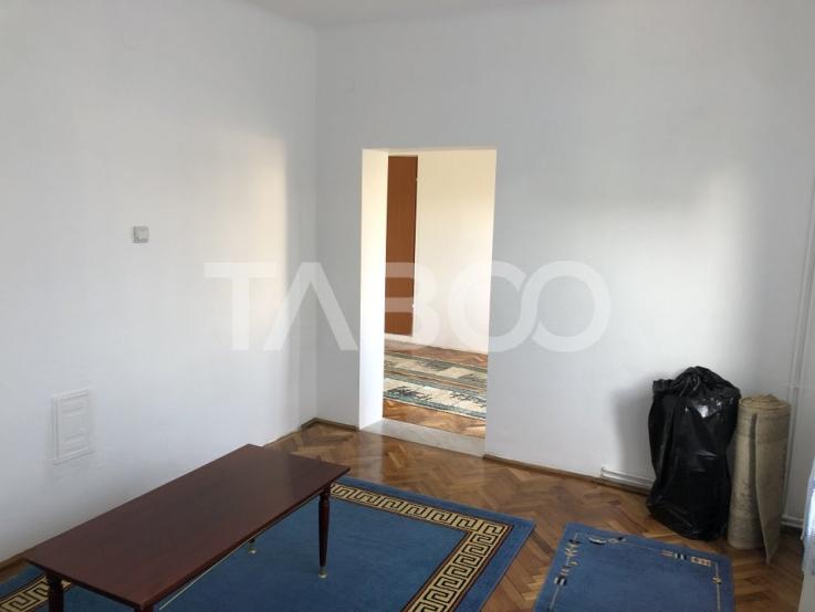 Casa regim D+P+1+M fara curte de vanzare Sibiu zona Trei Stejari