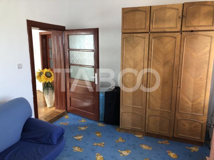 Casa regim D+P+1+M fara curte de vanzare Sibiu zona Trei Stejari