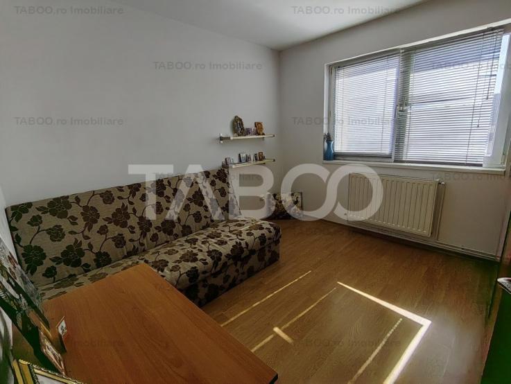 Apartament de vanzare decomandat 3 camere mobilate Valea Aurie Sibiu