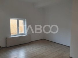 Apartament decomandat 2 camere 60 mpu pivnita curte Pianu de Jos Alba