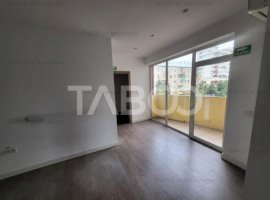 Spatiu comercial 66 mpu utilitati vad pietonal zona Cetate Alba Iulia