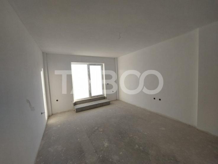 Penthouse 4 camere 2 bai 102 mp utili terasa 79 mp parcare Sebes Alba