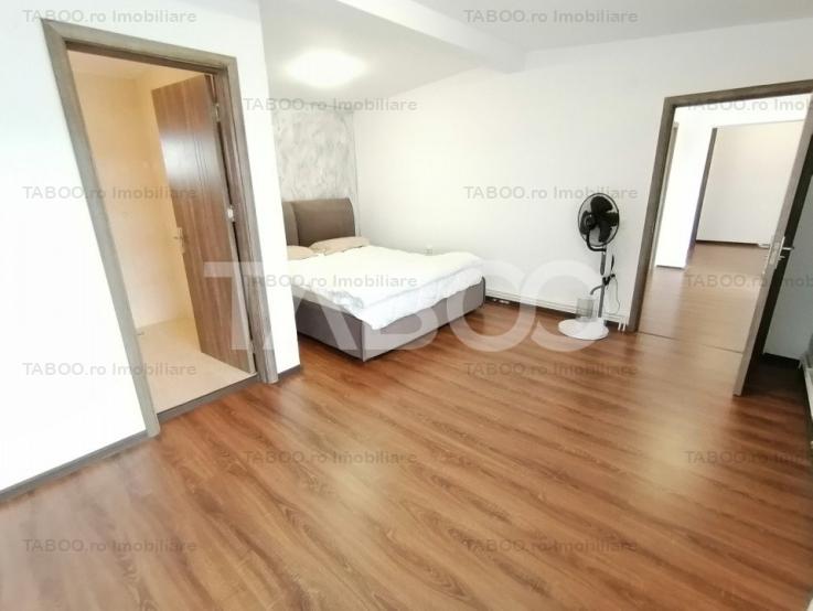 Apartament decomandat 4 camere 2 bai 2 parcari 3 balcoane 132 utili 