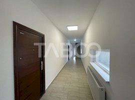 Etaj complet de inchiriat pentru spatiu comercial cu parcari Selimbar