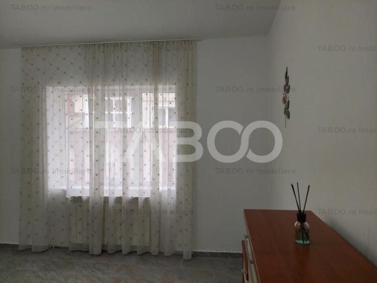 Casa renovata 3 camere 130 mp utili terasa curte Lipoveni Alba Iulia