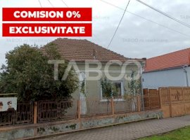 Casa 2 camere 70mpu teren liber de 2766 mp 2 fronturi Petresti Sebes