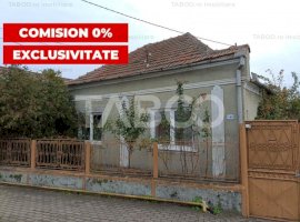 Casa 2 camere 70mp utili teren liber 2766mp 2 fronturi Petresti Sebes