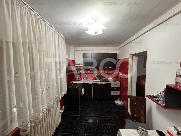 Apartament decomandat 3 camere 77 mpu mobilat utilat Cetate Alba Iulia