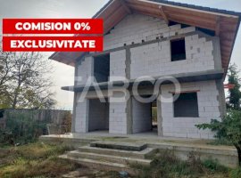 Casa la rosu 5 camere 198 mp utili 2 terase curte Barabant Alba Iulia