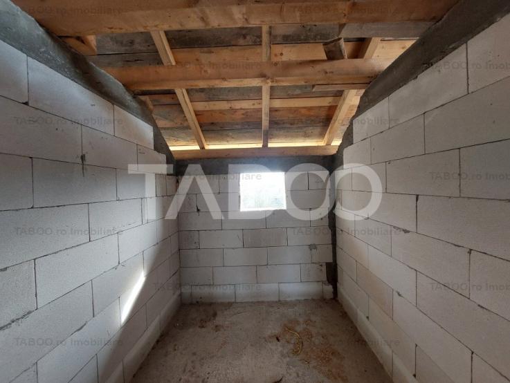 Casa la rosu 5 camere 198 mpu 2 terase curte zona Barabant Alba Iulia