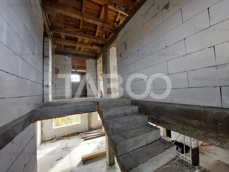 Casa la rosu 5 camere 198 mpu 2 terase curte zona Barabant Alba Iulia