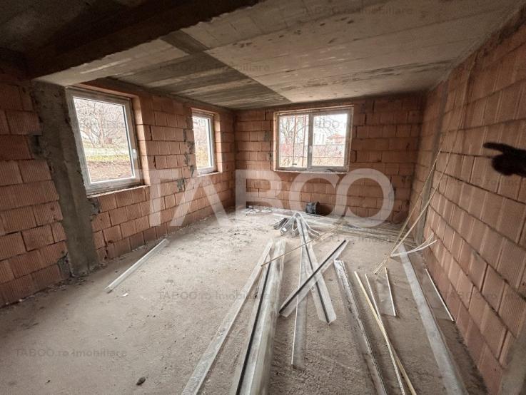 Casa tip duplex 4 camere 2 bai 120 mpu terasa curte Cetate Alba Iulia