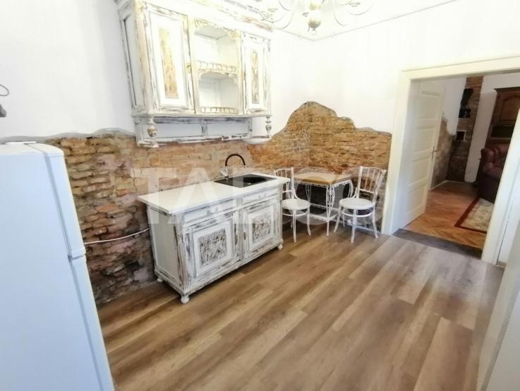 Apartament la casa 2 camere 58 utili renovat in Orasul de Jos Sibiu