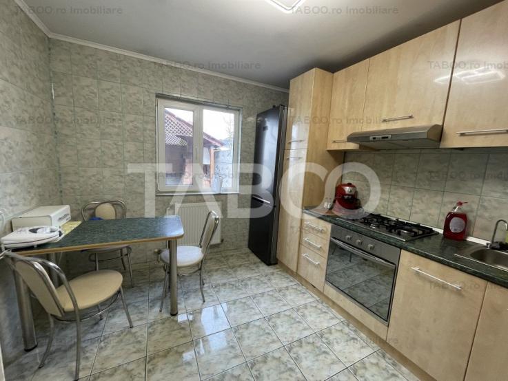 Casa 4 camere 2 bai 154 mpu pivnita garaj curte Lipoveni Alba Iulia