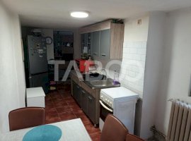 Casa 3 camere 100 mpu mobilata utilata curte gradina Centru Alba Iulia