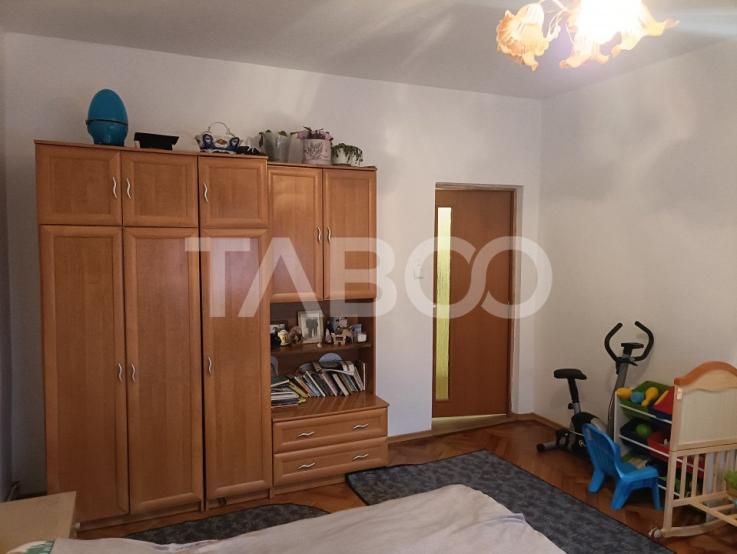 Casa 1 nivel 3 camere 100 mpu mobilata utilata curte Centru Alba Iulia