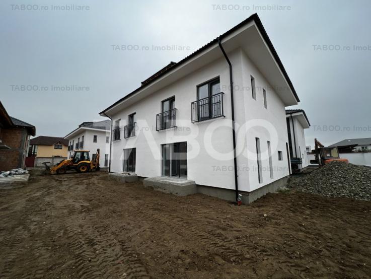 Casa de vanzare duplex 4 camere 2 parcari si teren Arhitectilor