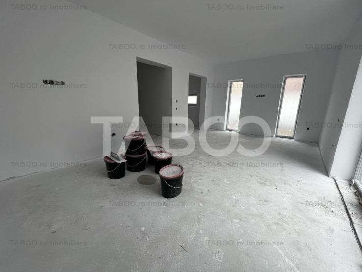 Casa de vanzare duplex 4 camere 2 parcari si teren Arhitectilor