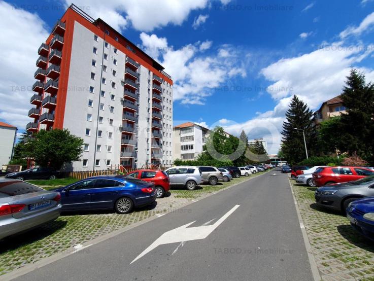 Apartament de vanzare 2 camere cu balcon zona Cedonia mobilat utilat