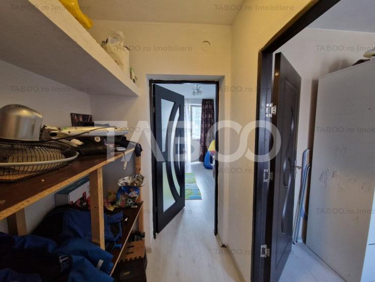 Apartament de vanzare 2 camere cu balcon zona Cedonia mobilat utilat