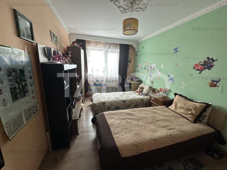 Apartament decomandat 2 camere 55 mpu etaj 4 Bulevardul Unirii Fagaras