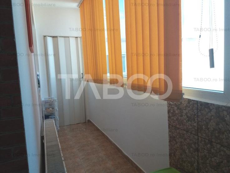 Apartament 72 mp 3 camere 2 bai etaj 3 balcon zona buna Cisnadie