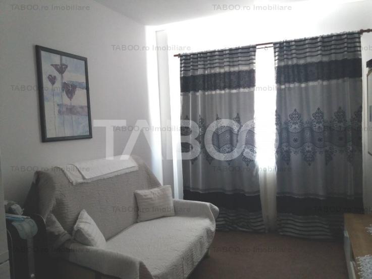 Apartament 72 mp 3 camere 2 bai etaj 3 balcon zona buna Cisnadie