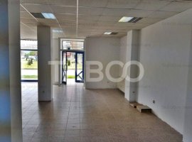 Spatiu comercial renovat 90 mp utili in Sebes