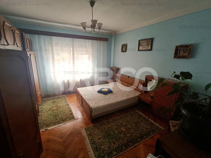 Casa de vanzare 162 mpu 6 camere 2 bai 375 mp teren liber Piata Cluj