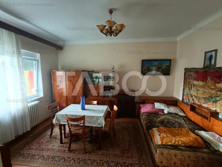 Casa de vanzare 162 mpu 6 camere 2 bai 375 mp teren liber Piata Cluj