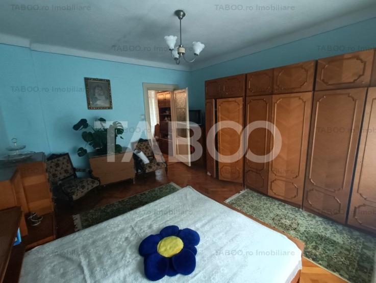 Casa de vanzare 162 mpu 6 camere 2 bai 375 mp teren liber Piata Cluj