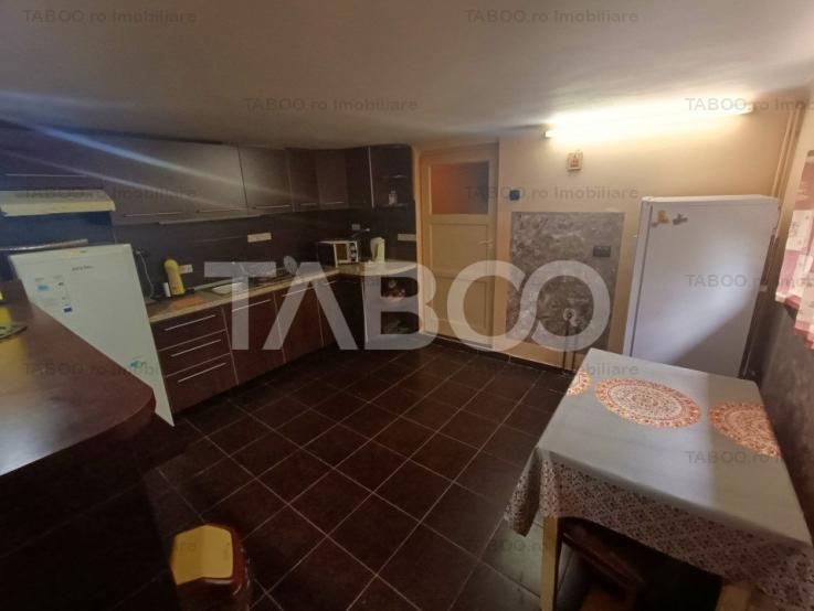 Casa de vanzare 162 mpu 6 camere 2 bai 375 mp teren liber Piata Cluj