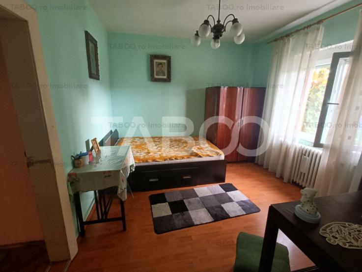 Casa de vanzare 162 mpu 6 camere 2 bai 375 mp teren liber Piata Cluj